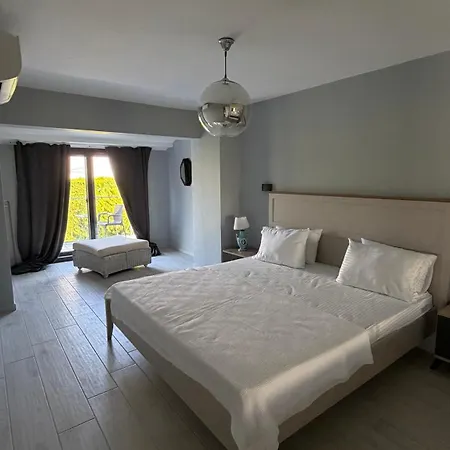 ヴィラ Fontes Çeşme